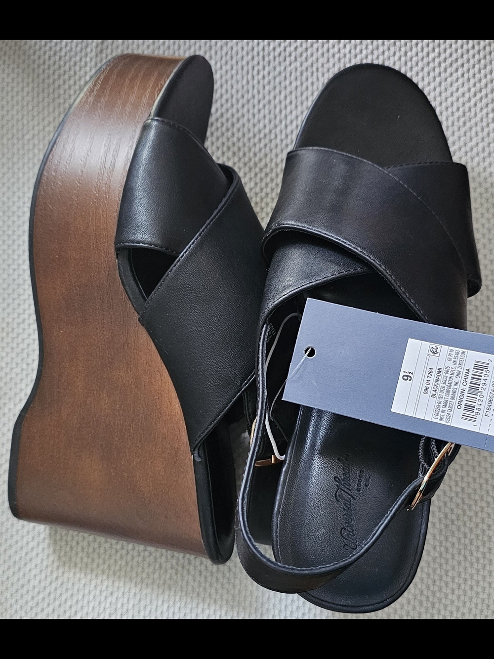 Women's Naomi Wedge Sandals by Universal Thread| Black Size 8.5 New With Tags